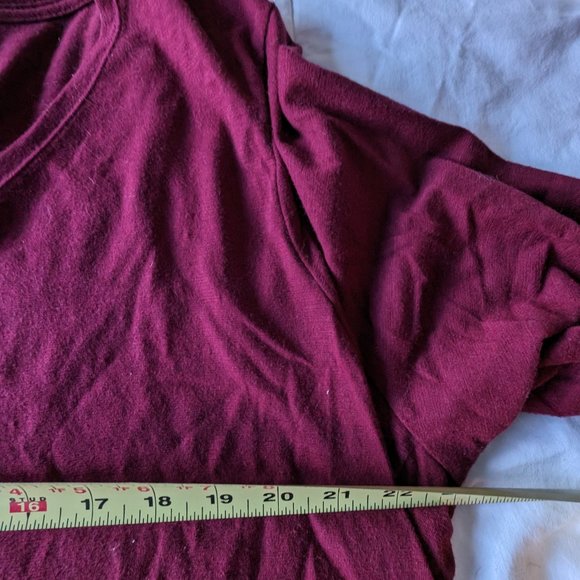 Women's 1X Holiday Tee Wine Colored V Neck - Picture 4 of 9